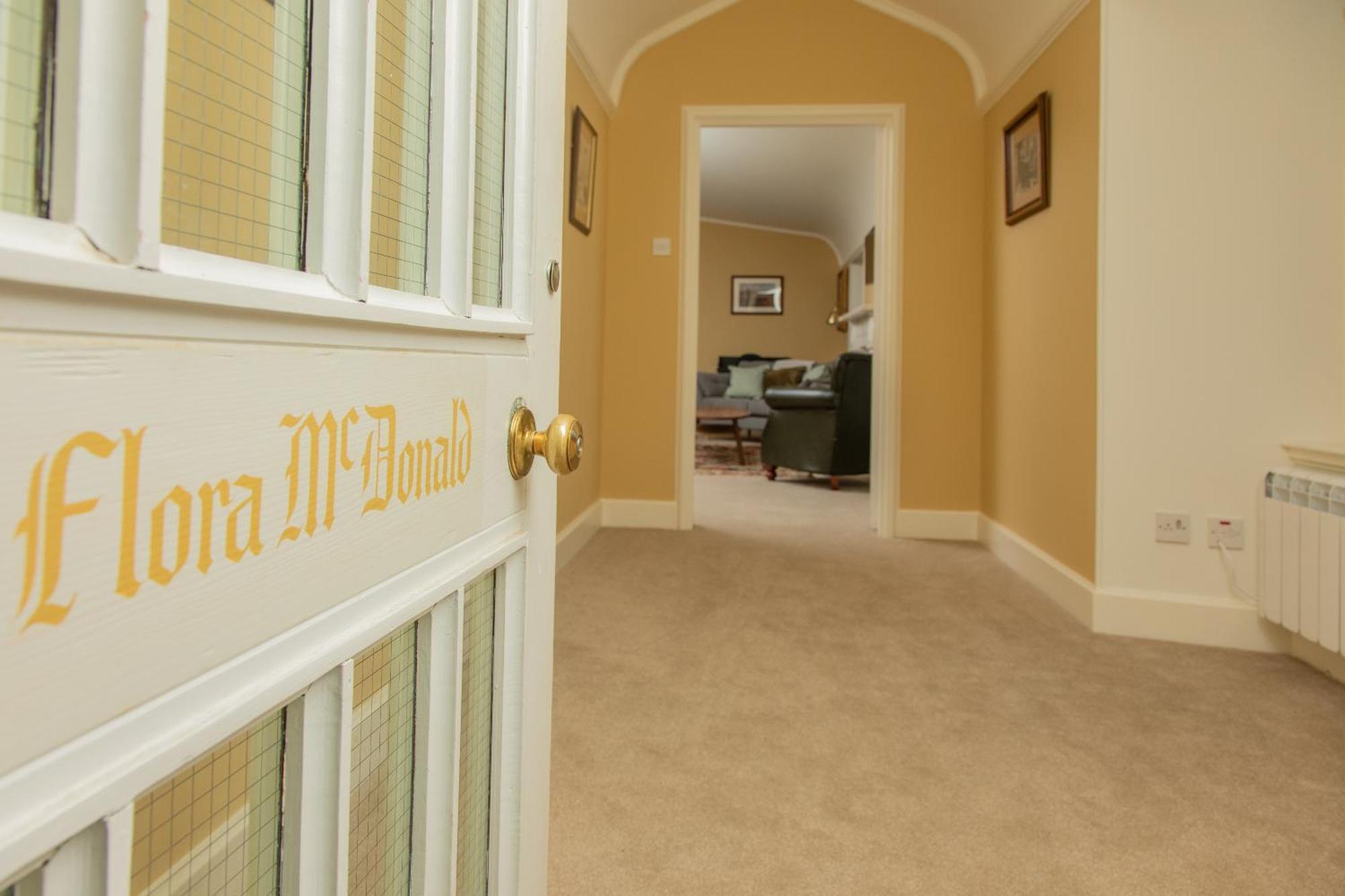 Armadale Castle Cabins Ardvasar  Chambre photo